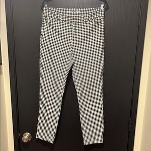 Chic Old Navy Pixie Skinny Black and White Checkered Ankle Pants